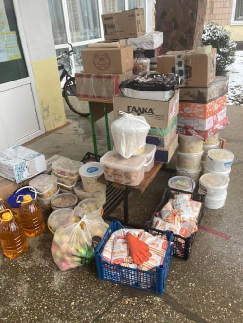 «Кухонний фронт»: у школах і садочках Рівненщини готують страви для воїнів