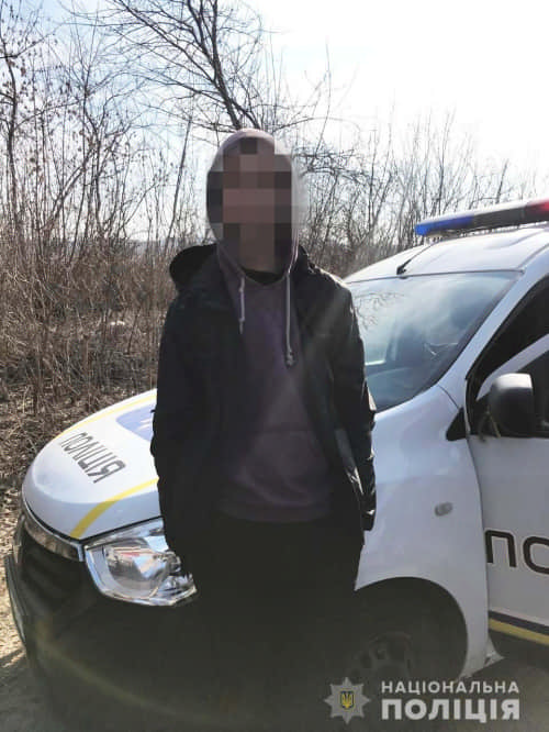 На Рівненщині поліцейські викрили двох чоловіків на зберіганні наркотиків