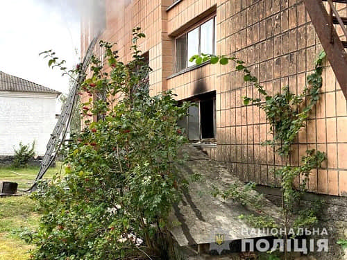 Поліцейські встановлюють обставини загоряння адмінбудівлі у Сарненському районі