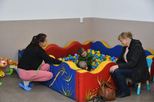 У Рівненській обласній дитячій лікарні відкрили оновлений центр відновного лікування