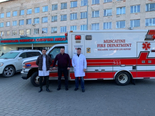 Рівненська обласна лікарня отримала сучасну «швидку»