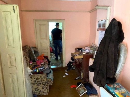 Заснув на місці злочину: у Рівненському районі поліцейські затримали зловмисника у будинку, який той обікрав