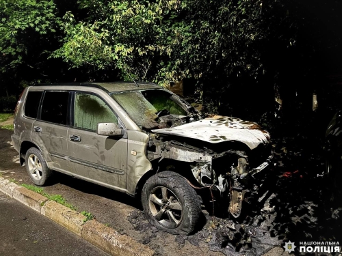 Підпал авто у Рівному: поліцейські встановлюють причетних осіб