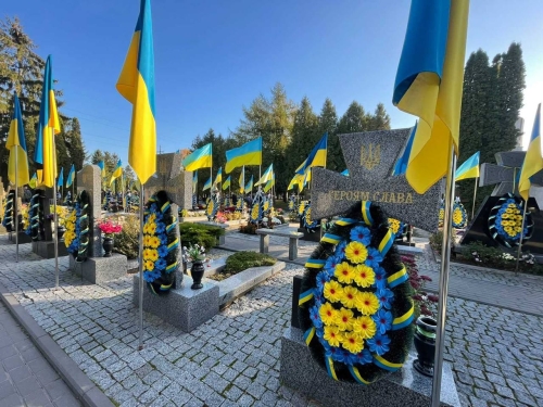 У Рівному тривають роботи зі встановлення пам’ятників загиблим Героям України