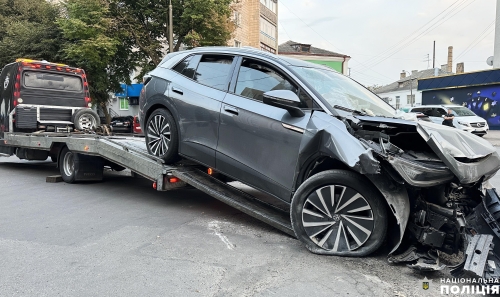 В’їхала у кіоск: поліцейські встановлюють обставини ДТП у Рівному