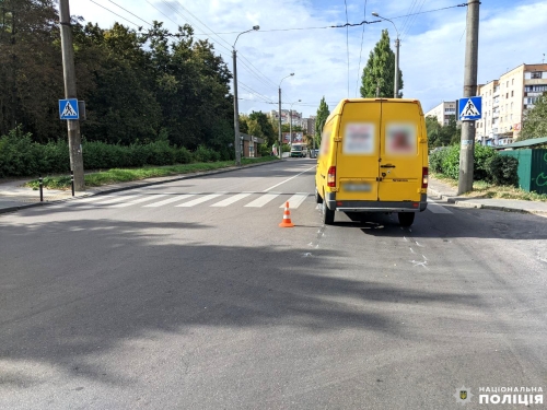 У Рівному під колесами буса травмувалась пішохідка