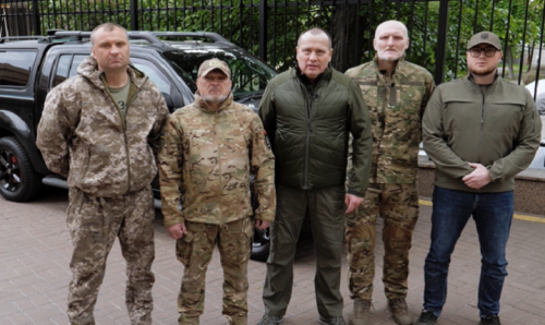 Артур Палатний: «Українська команда» передала позашляховик бійцям 101 бригади ТрО