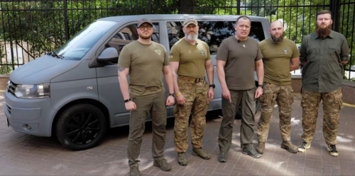 Група «Гюрза» отримала чергову автівку для бойових завдань від волонтерів «Української команди»