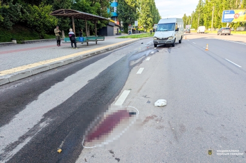 Перебігав дорогу у невстановленому місці: у Рівному внаслідок ДТП загинув пішохід
