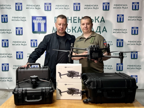 67 дронів та 15 зарядних станцій передала нашим захисникам Рівненська громада