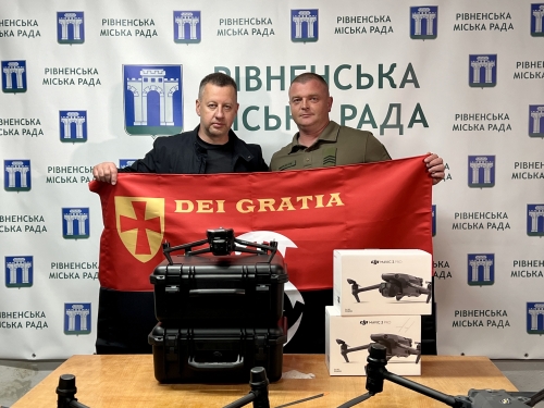 67 дронів та 15 зарядних станцій передала нашим захисникам Рівненська громада