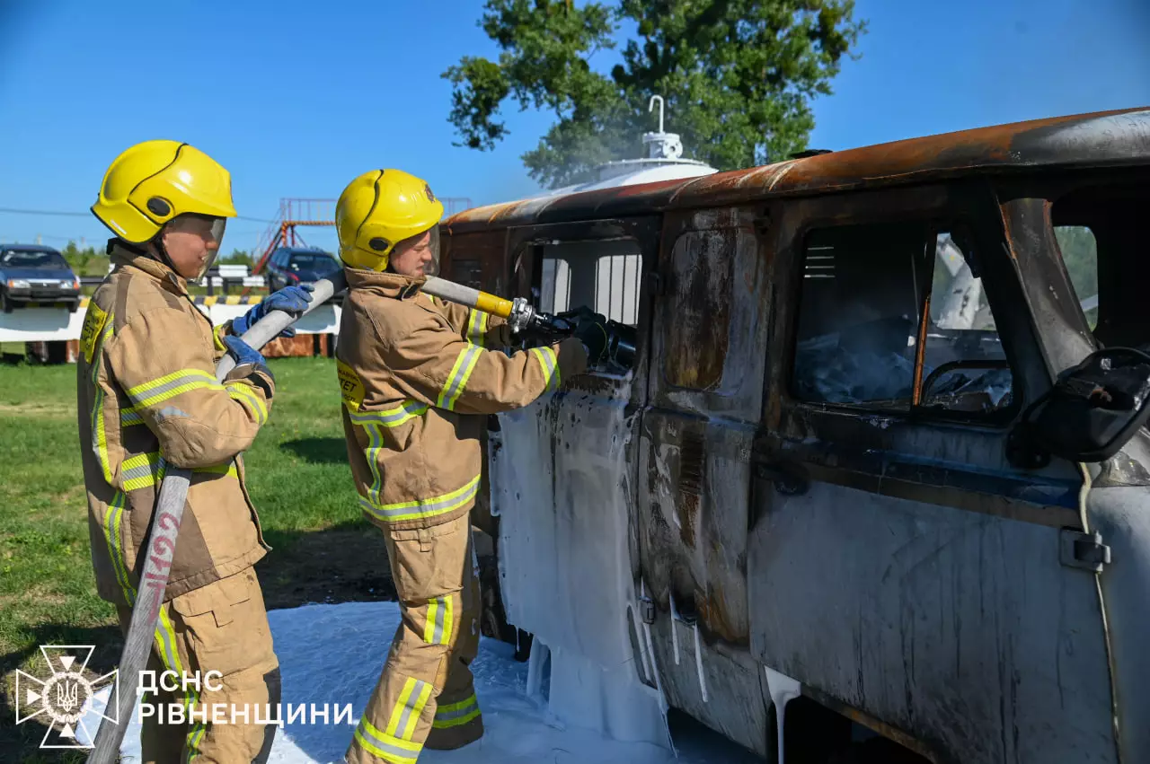 На Рівненщині пройшли масштабні навчання для майбутніх рятувальників