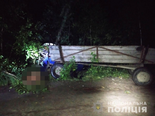 Перекинувся на тракторі: у Сарненському районі загинув чоловік