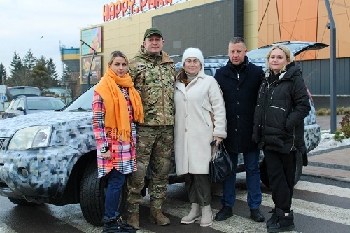 Рівненські волонтери передали чергове авто для потреб ЗСУ