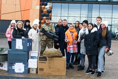Рівненські волонтери передали чергове авто для потреб ЗСУ