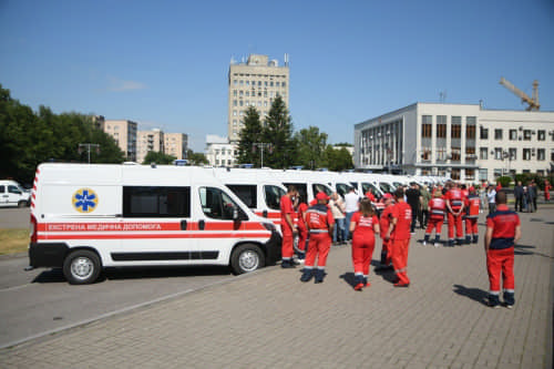 На Рівненщині автопарк «екстренки» поповнився 16-ма автомобілями швидкої допомоги