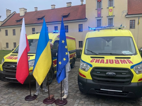 Медичне обладнання та карета «швидкої» від Польщі вже на Рівненщині