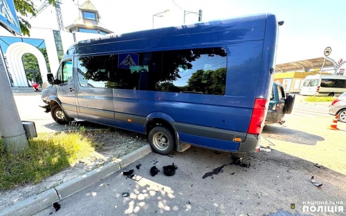 Унаслідок ДТП у Рівному постраждала пасажирка маршрутки
